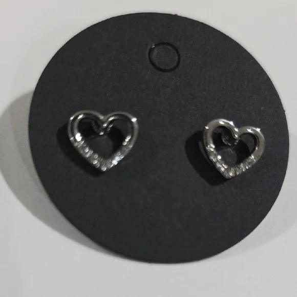 Minimalist Silver Heart Earrings | Dainty Chic Sparkling Studs for Women Jewelry - Picture 4 of 8